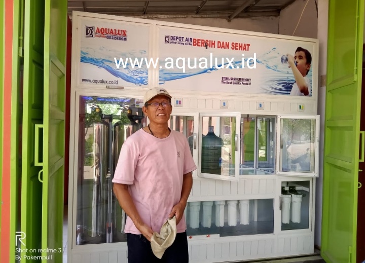 Usaha Air Isi Ulang Aqualux