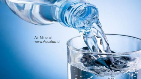 Apa Bedanya Air Mineral dengan Air Putih Biasa?